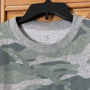 Time and Tru Men's Camouflage Crewneck Sweater - Gray and Green
